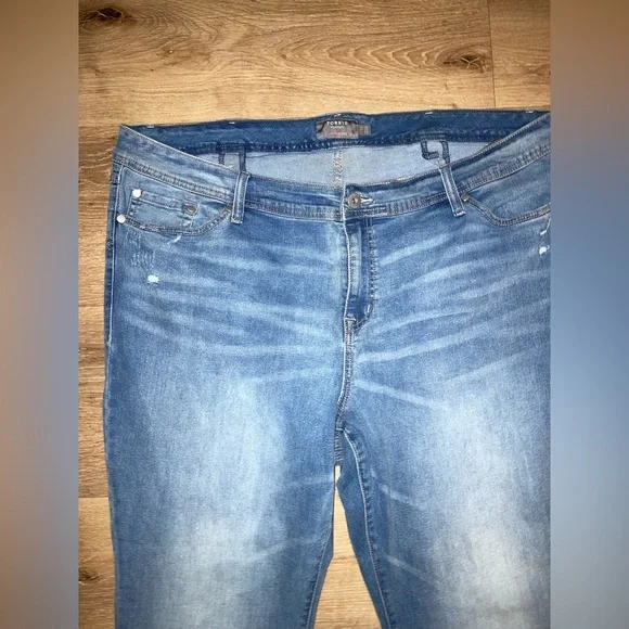 Torrid Luxe Slim Bootcut Jeans Super
Stretch Light Wash Size 24 boho Everyday - Picture 5 of 15
